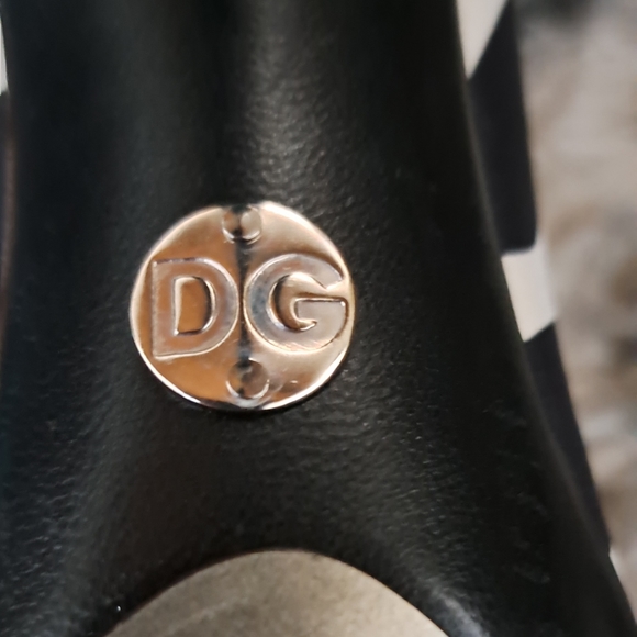 DOLCE & GABBANA LIKE NEW - Picture 5 of 9